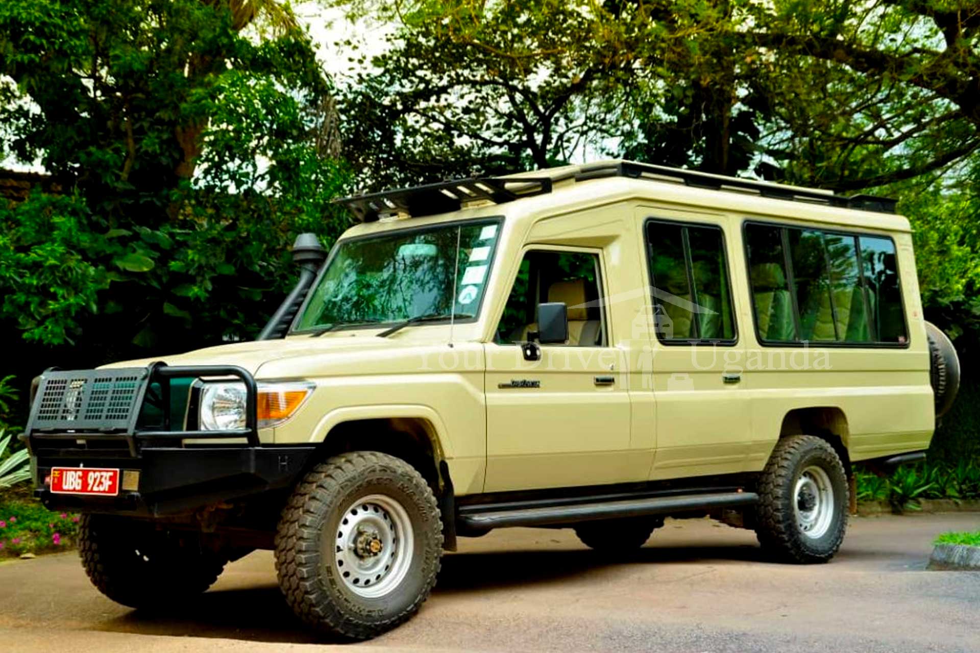 safari-land-cruiser-car-rental-uganda